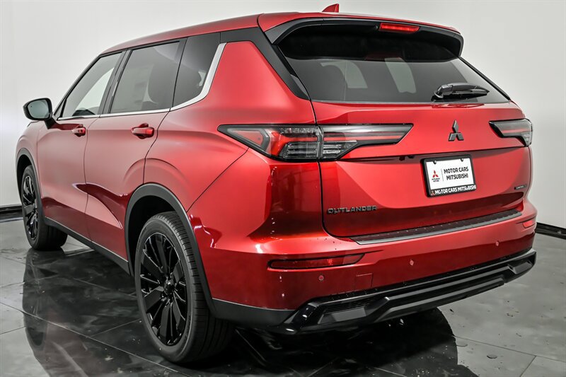 New 2026 Mitsubishi Outlander LE FWD image 7
