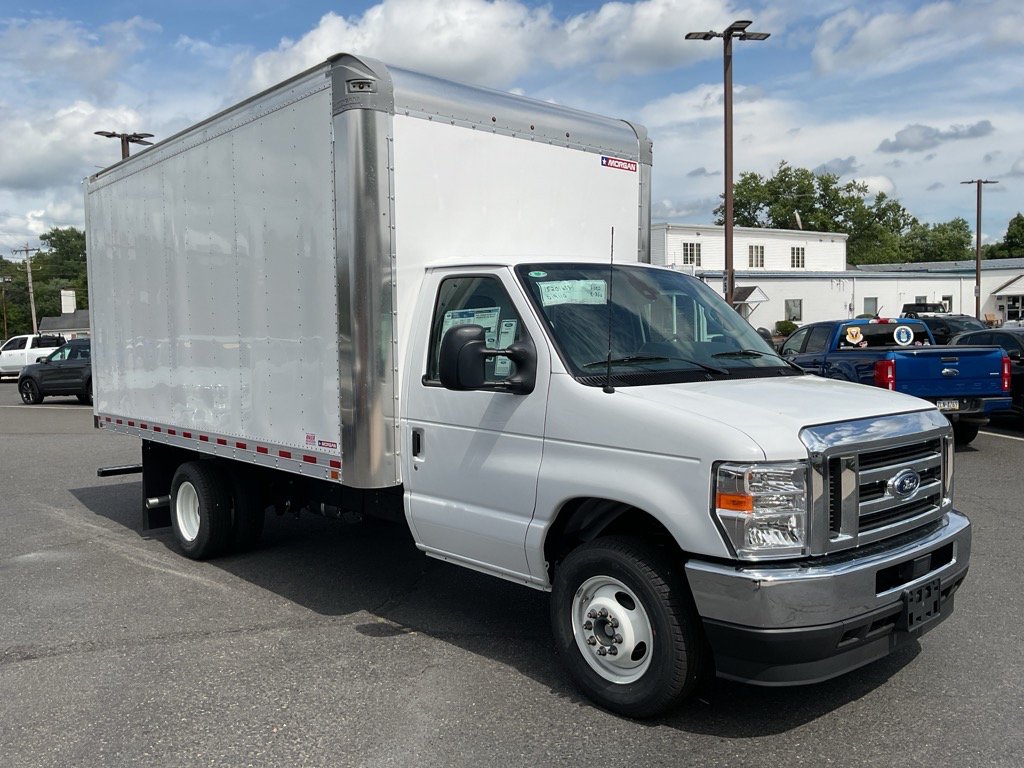 New 2025 Ford E-350 and Econoline 350 Super Duty w/ Driver's Safety Package RWD image 3