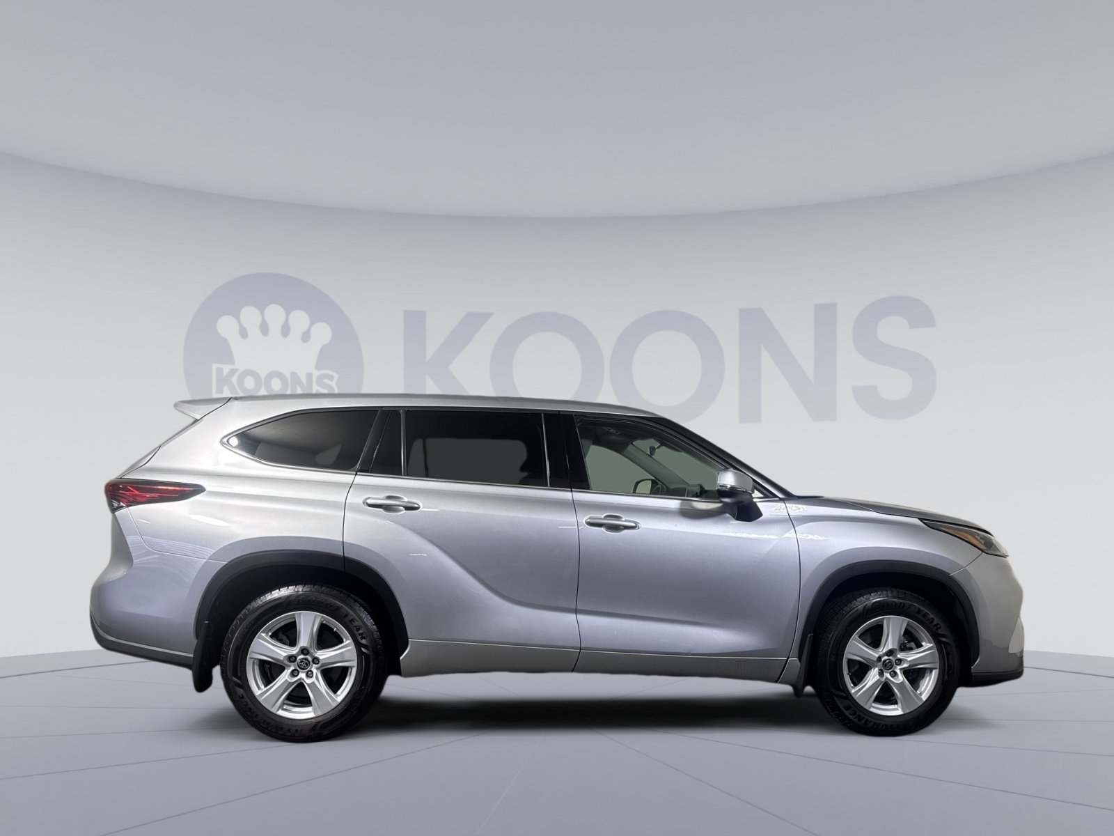 Used 2020 Toyota Highlander L AWD/4WD image 8