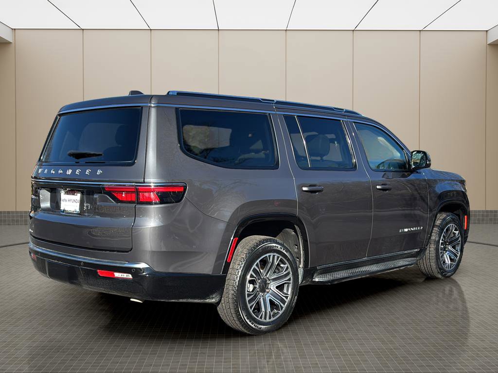 Used 2023 Jeep Wagoneer 4WD w/ Premium Group I image 5