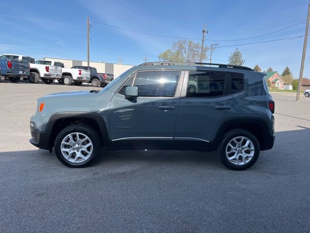 Used 2017 Jeep Renegade Latitude w/ Popular Equipment Group AWD/4WD image 10