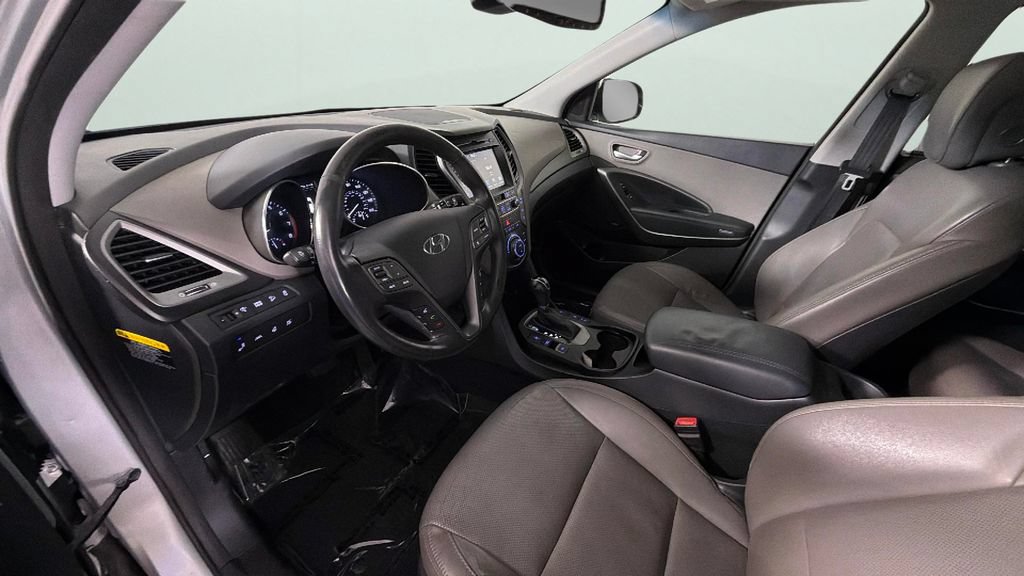 Used 2017 Hyundai Santa Fe Limited FWD image 17