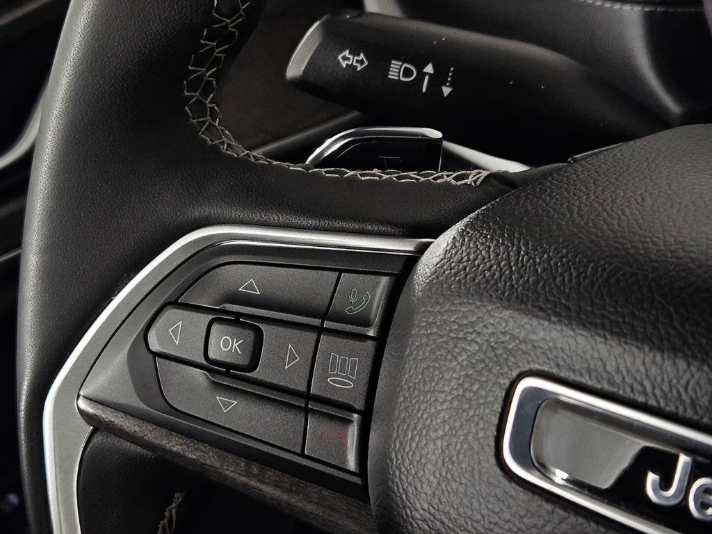 Used 2024 Jeep Grand Cherokee L Limited w/ Luxury Tech Group II image 21