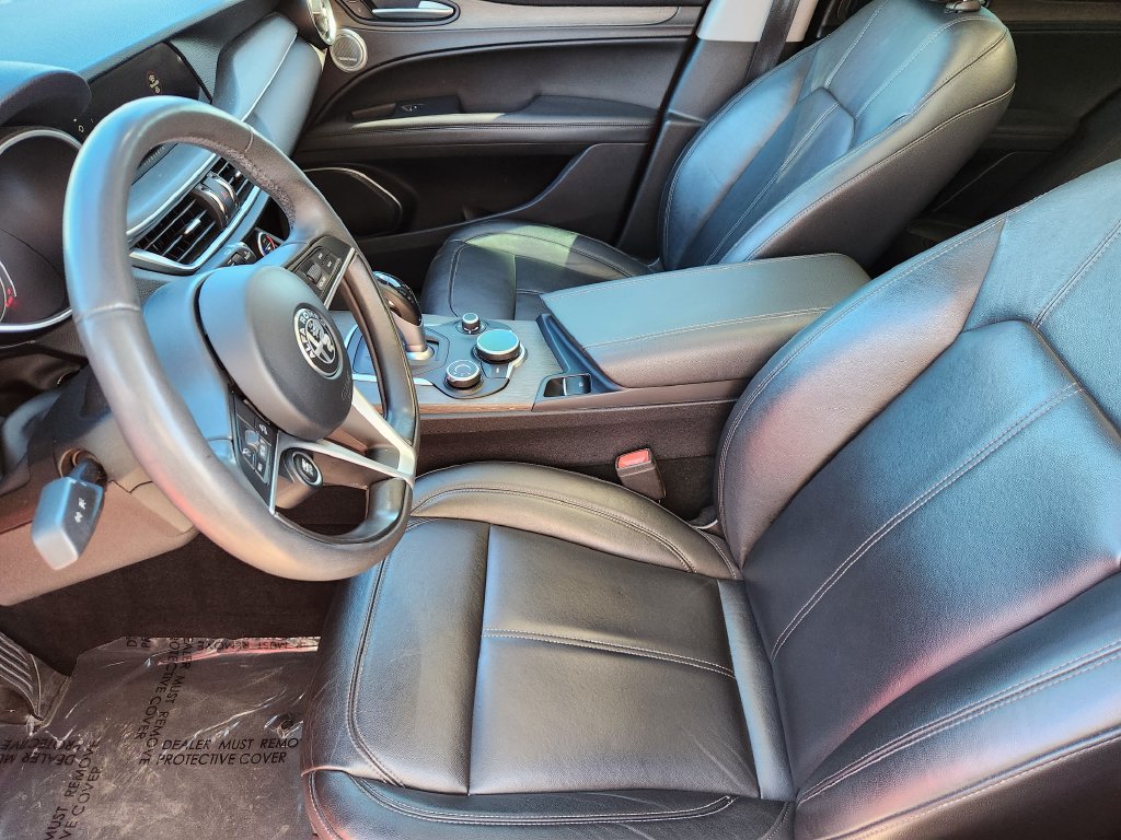 Used 2018 Alfa Romeo Stelvio Ti AWD/4WD image 4