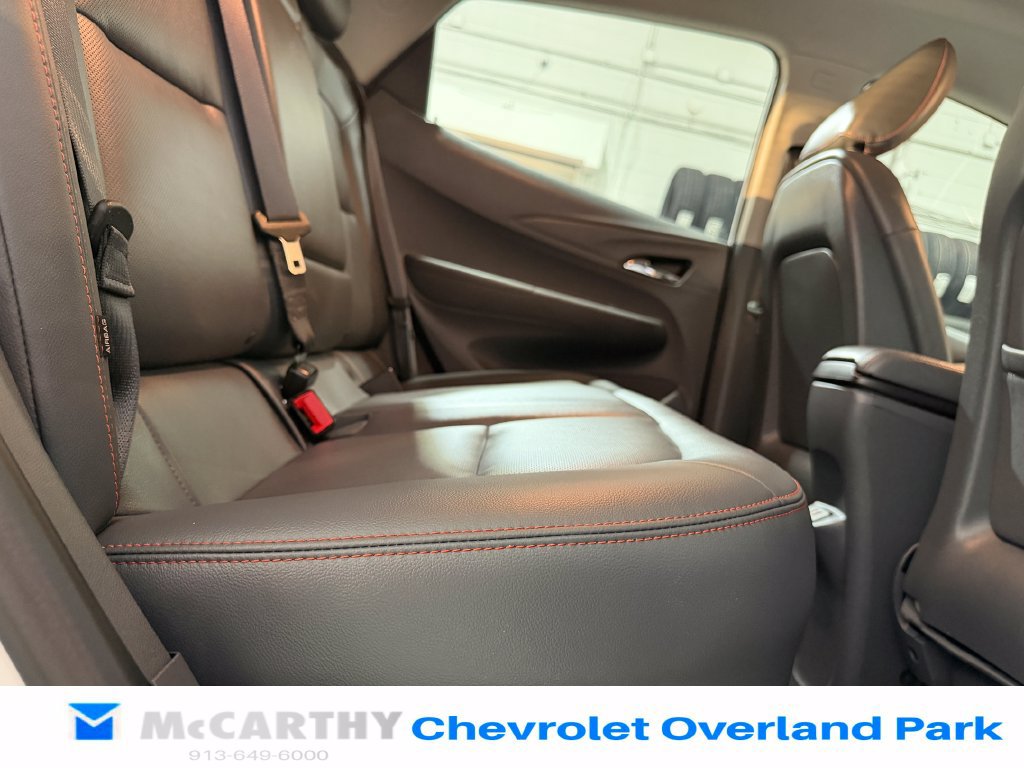 Used 2021 Chevrolet Bolt Premier w/ Infotainment Package FWD image 30