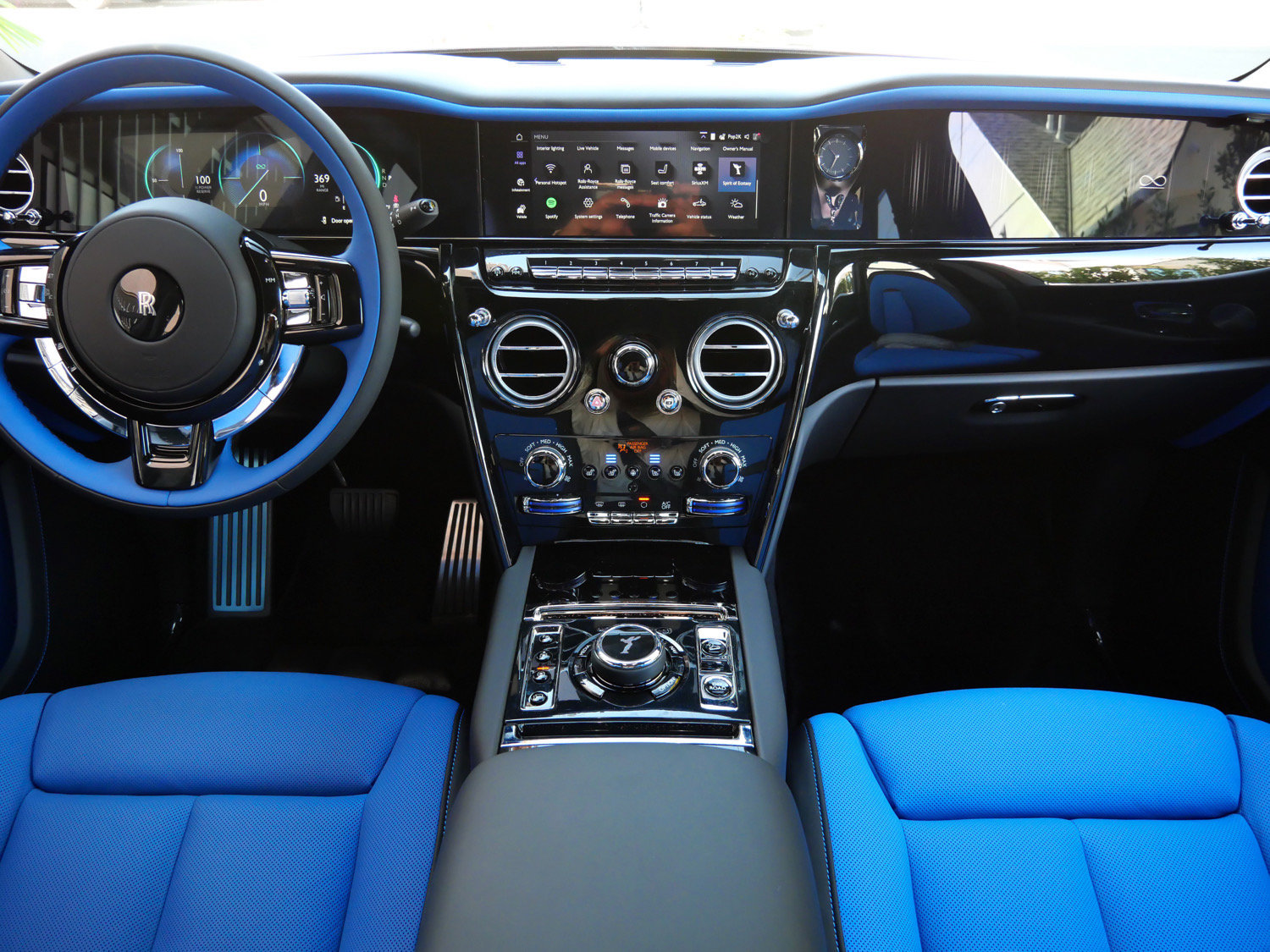 New 2027 Rolls-Royce Cullinan Black Badge AWD/4WD image 4