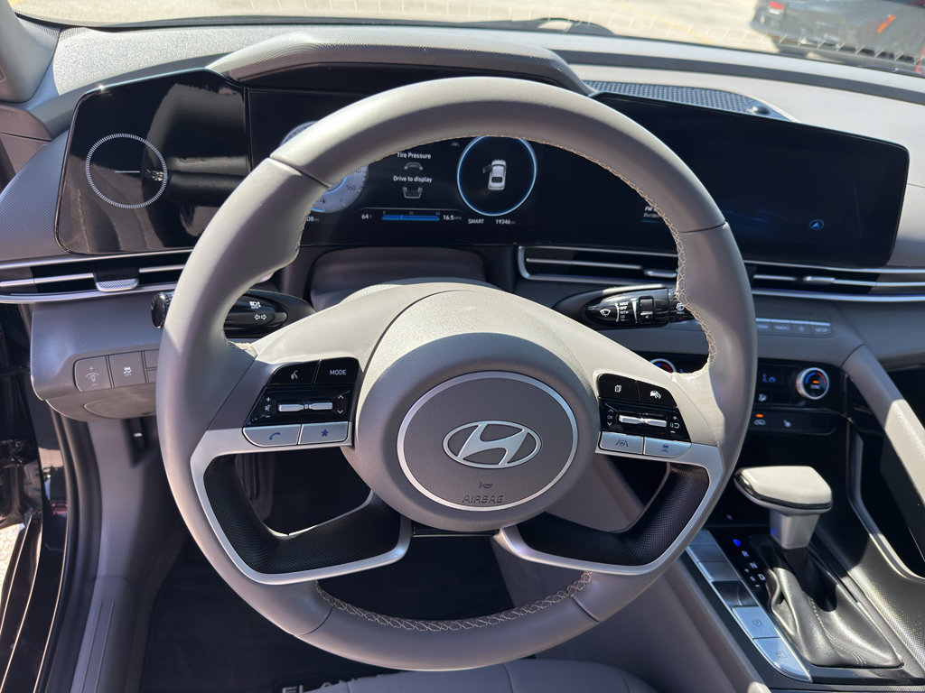 Used 2024 Hyundai Elantra SEL w/ Convenience Package FWD image 15