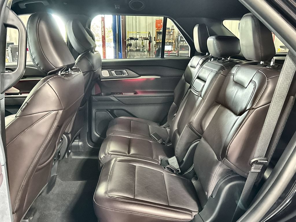 Used 2026 Ford Explorer Platinum AWD/4WD image 25