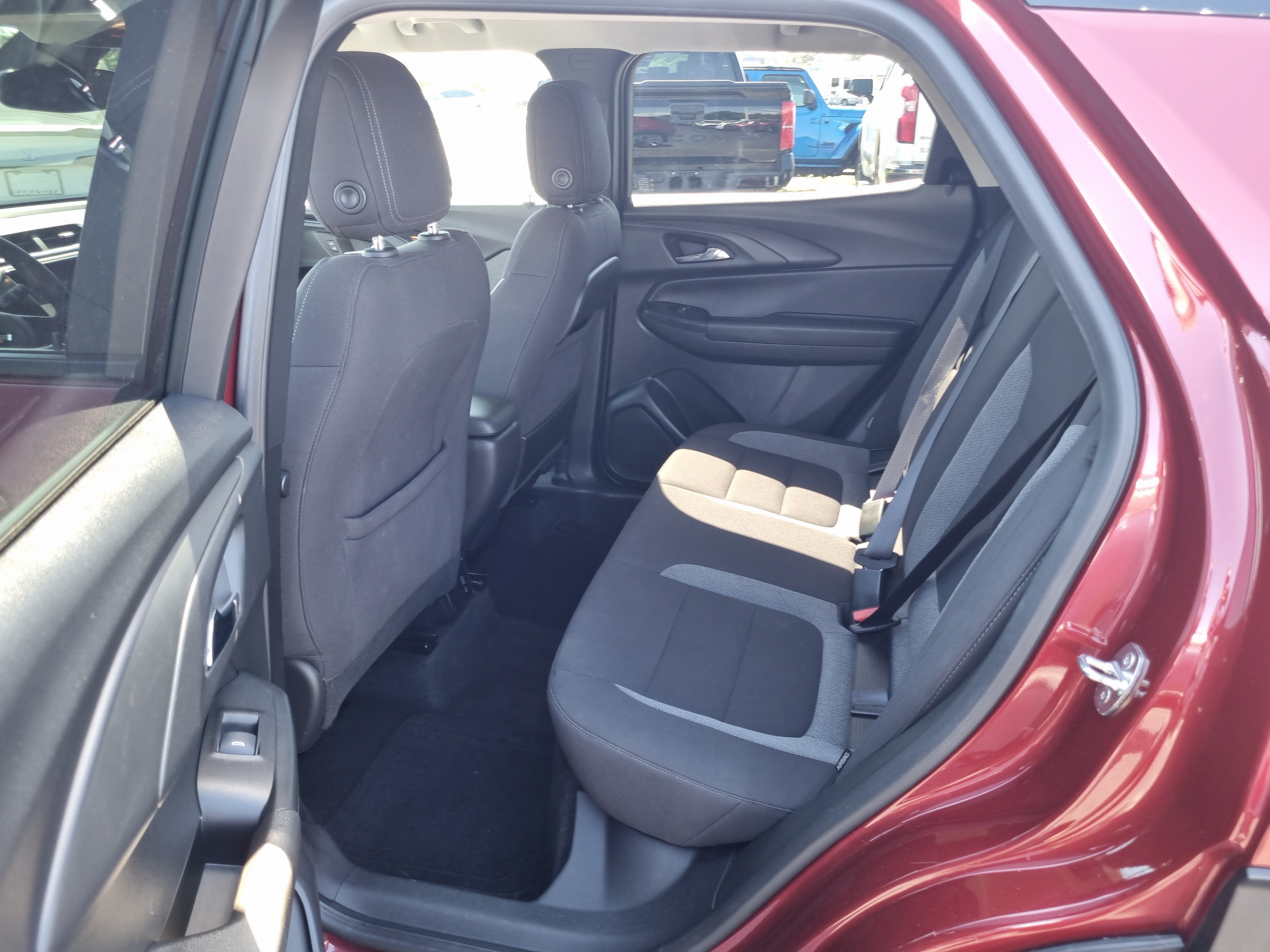 Used 2023 Chevrolet TrailBlazer LT w/ Convenience Package FWD image 10