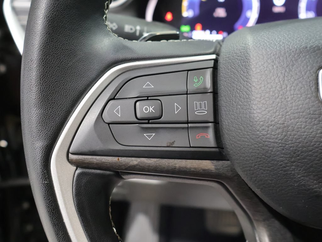 Used 2022 Jeep Grand Cherokee L Limited AWD/4WD image 36