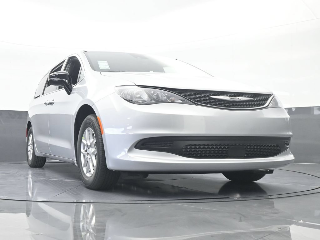 New 2026 Chrysler Voyager LX FWD image 60