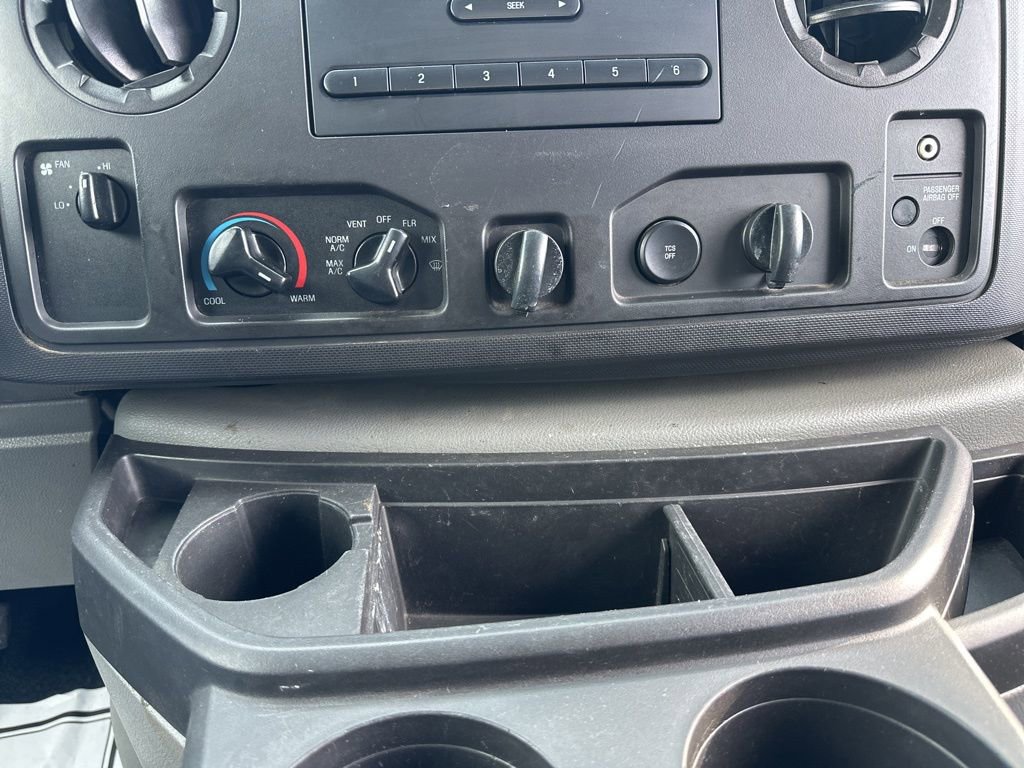 Used 2014 Ford E-250 and Econoline 250 w/ Power Group image 35