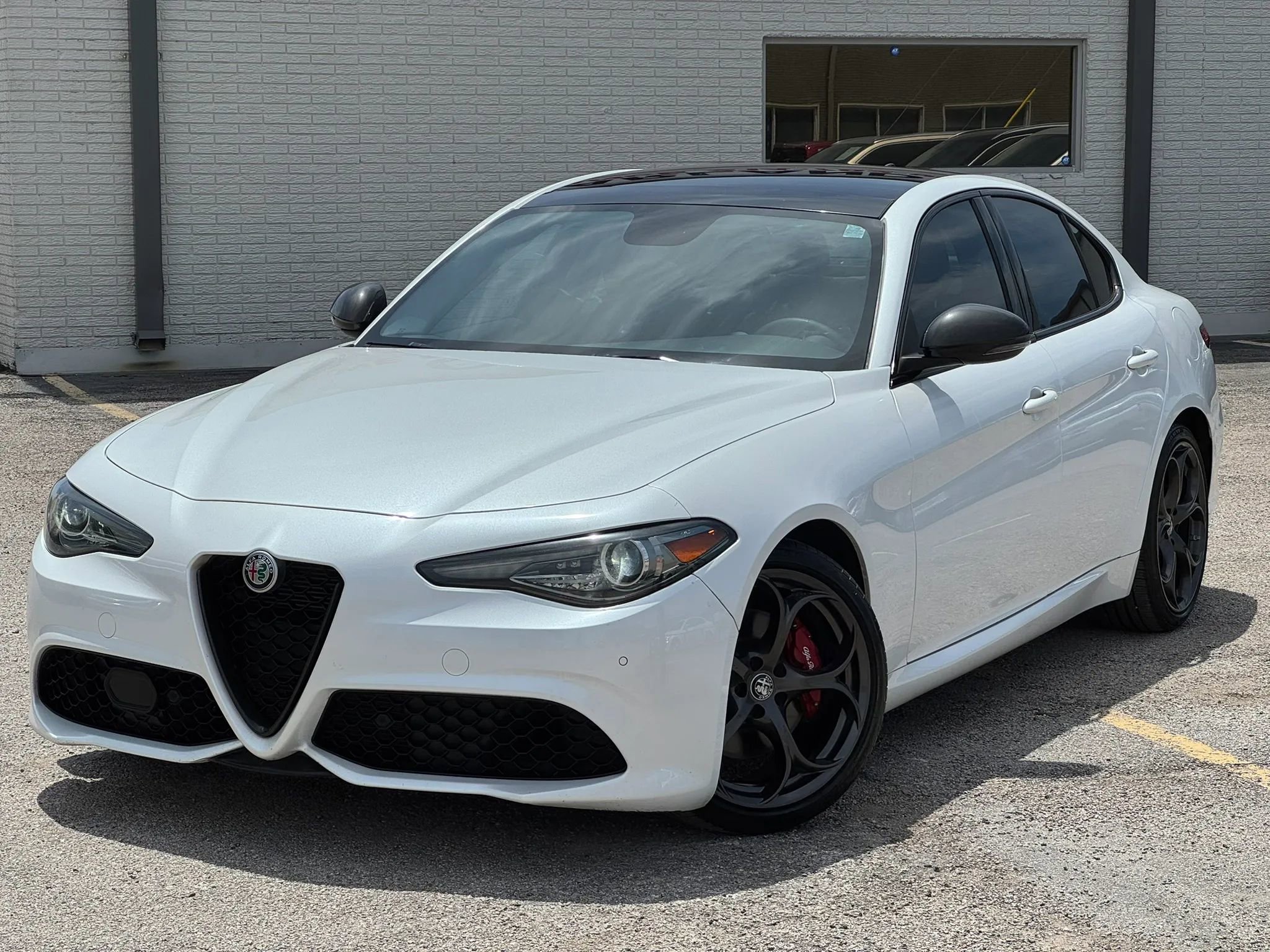 Used 2019 Alfa Romeo Giulia Ti Sport w/ Quick Order Package 22U Sport RWD image 2