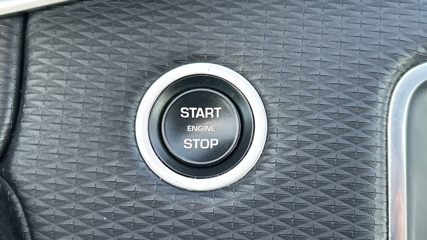 Used 2020 Land Rover Range Rover Evoque S image 29