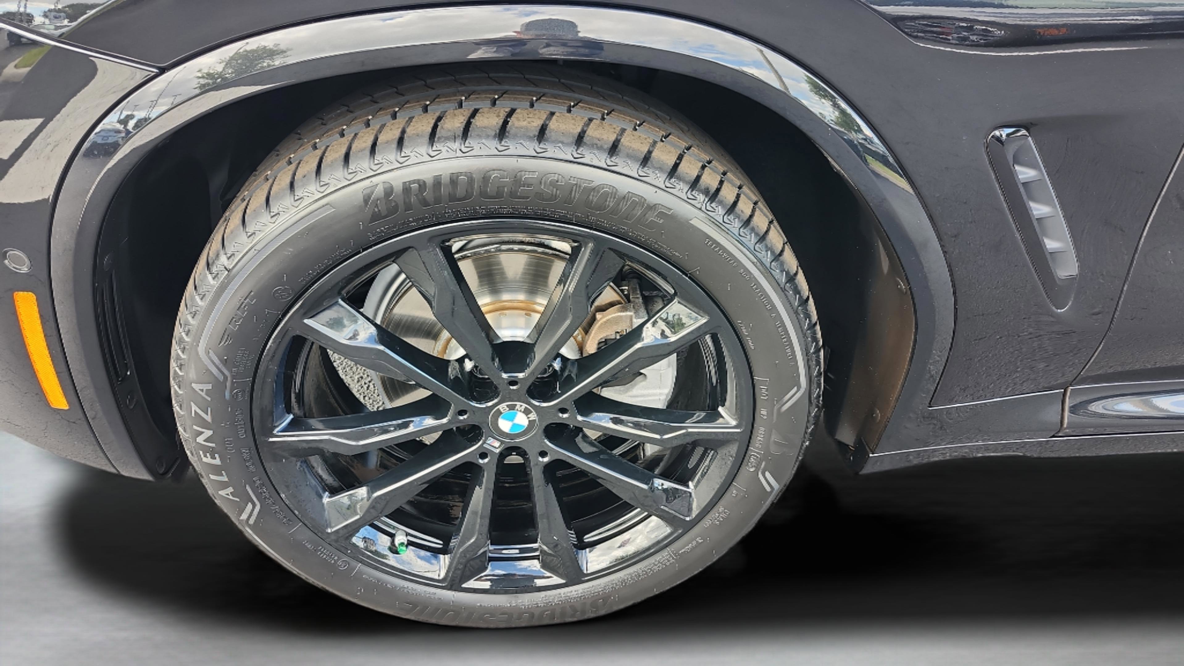 Certified 2025 BMW X4 xDrive30i w/ Premium Package image 32