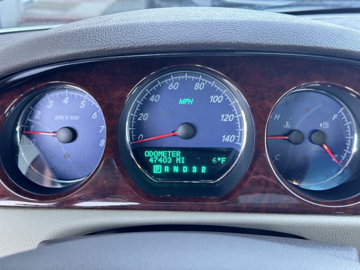 Used 2008 Buick Lucerne CXS FWD image 40