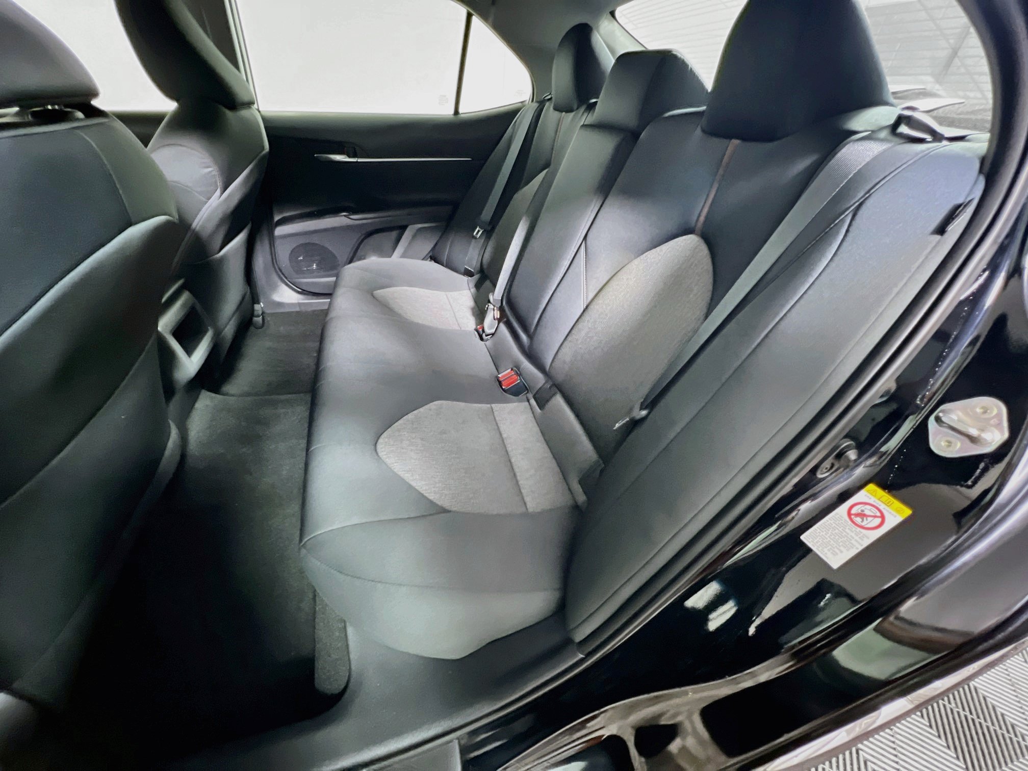 Used 2019 Toyota Camry LE FWD image 28
