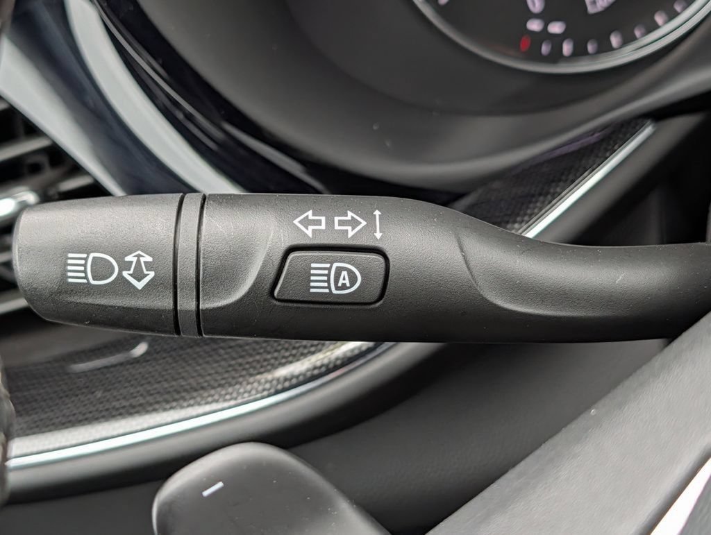 Used 2023 Buick Envision Essence AWD/4WD image 44