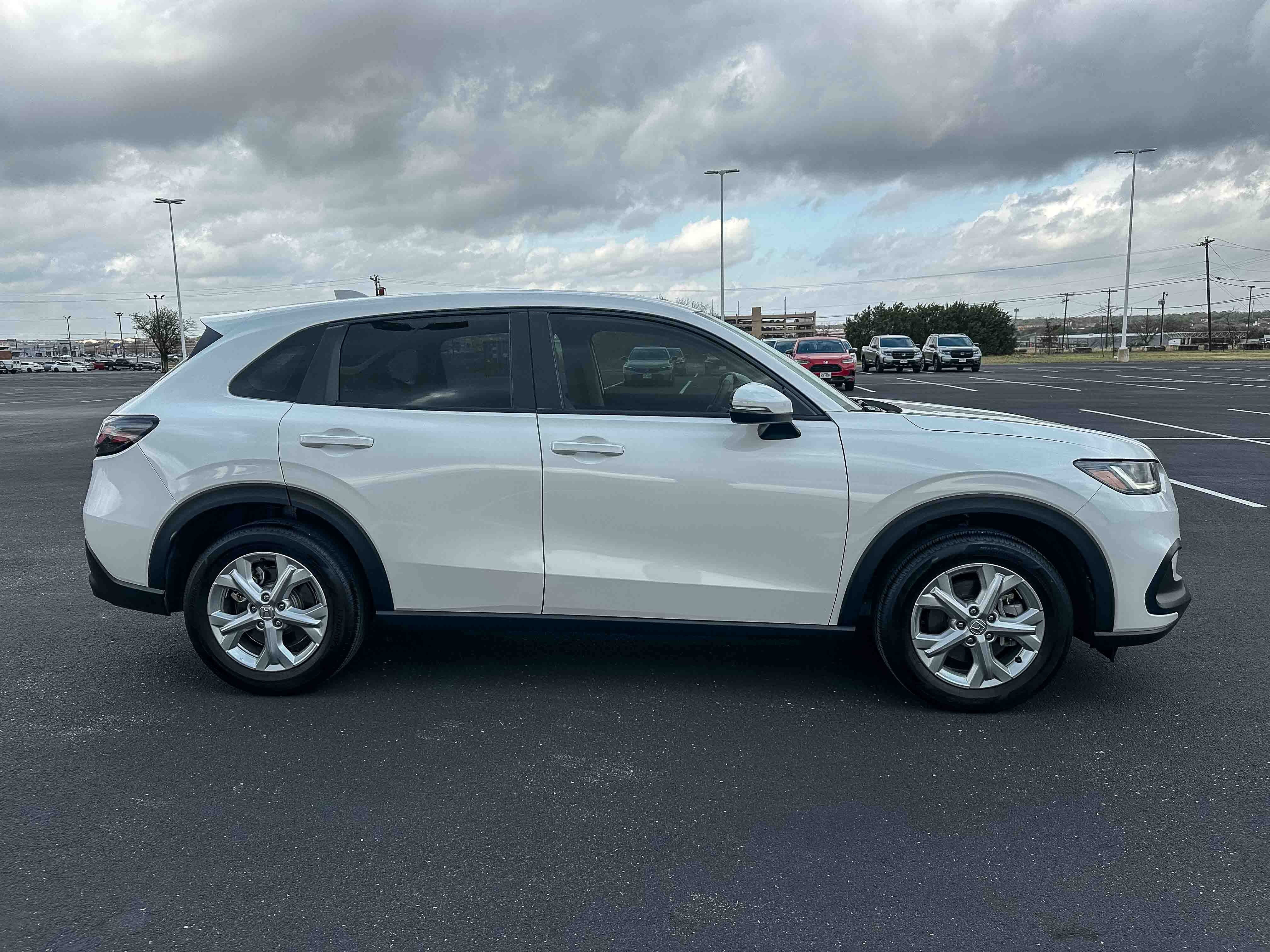 Certified 2025 Honda HR-V LX image 5