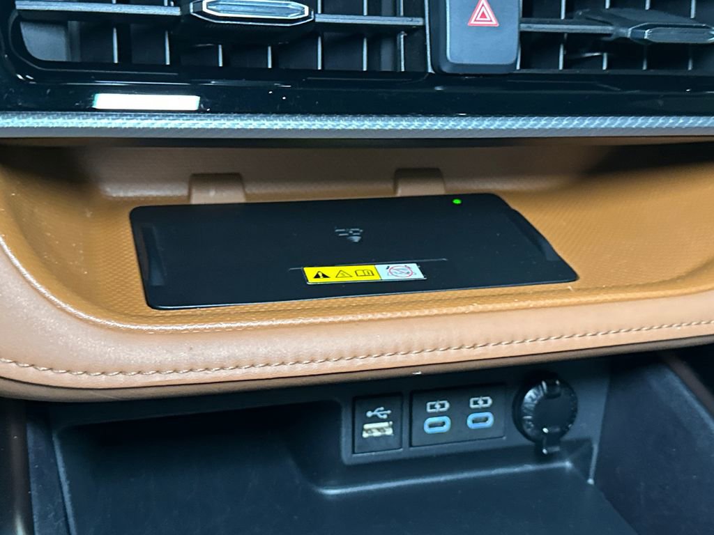 Used 2023 Toyota Highlander Platinum FWD image 25