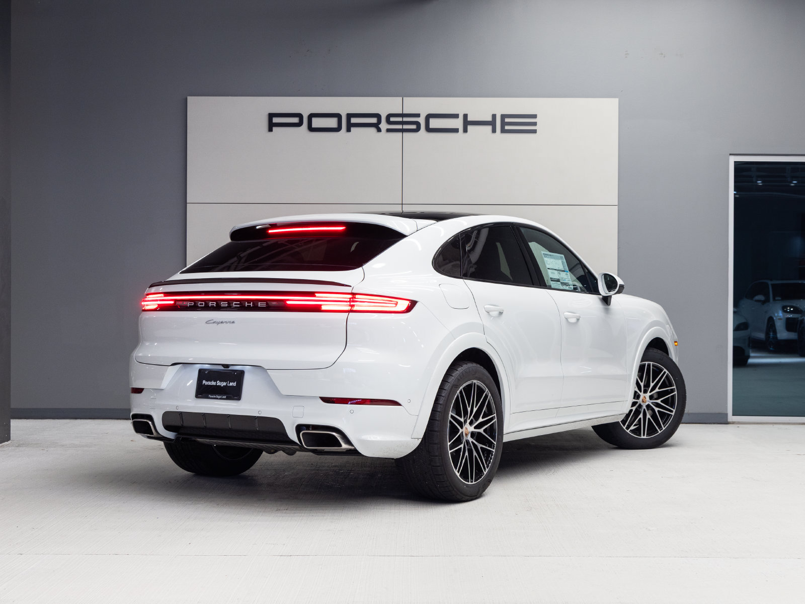 New 2026 Porsche Cayenne Coupe AWD/4WD image 7