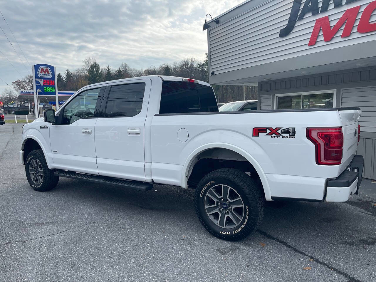 Used 2015 Ford F150 Lariat w/ Equipment Group 501A Mid AWD/4WD image 4