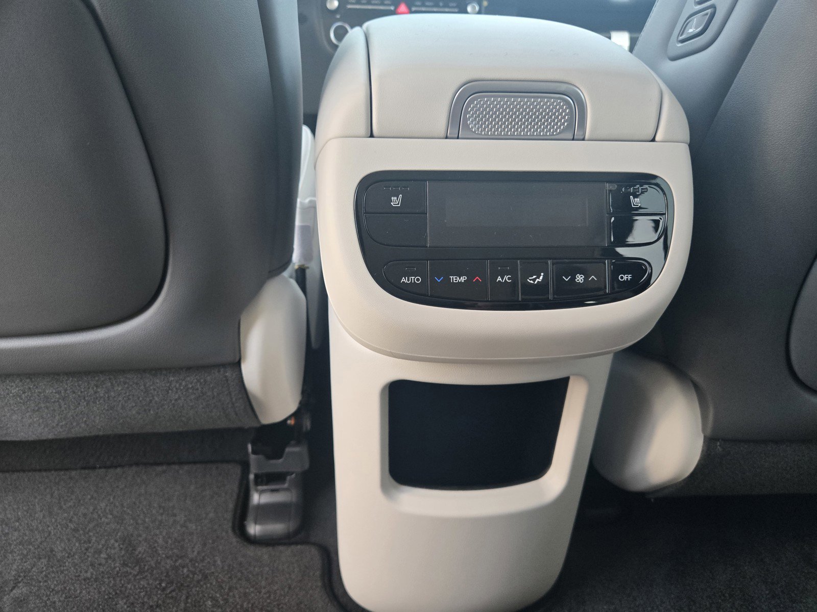 New 2026 Hyundai Ioniq 9 SEL image 16