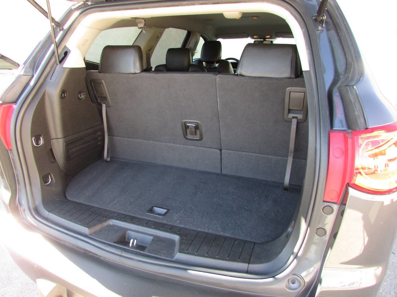 Used 2009 Chevrolet Traverse LT image 22