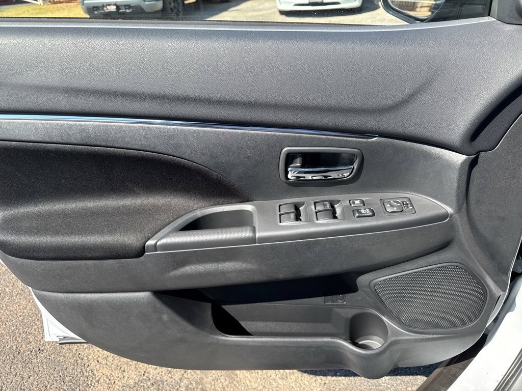 New 2027 Mitsubishi Outlander Sport LE FWD image 29