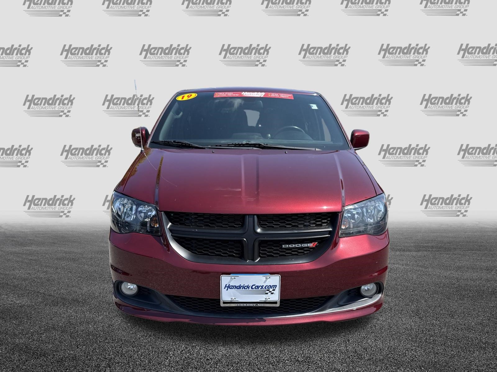 Used 2019 Dodge Grand Caravan SE FWD image 3