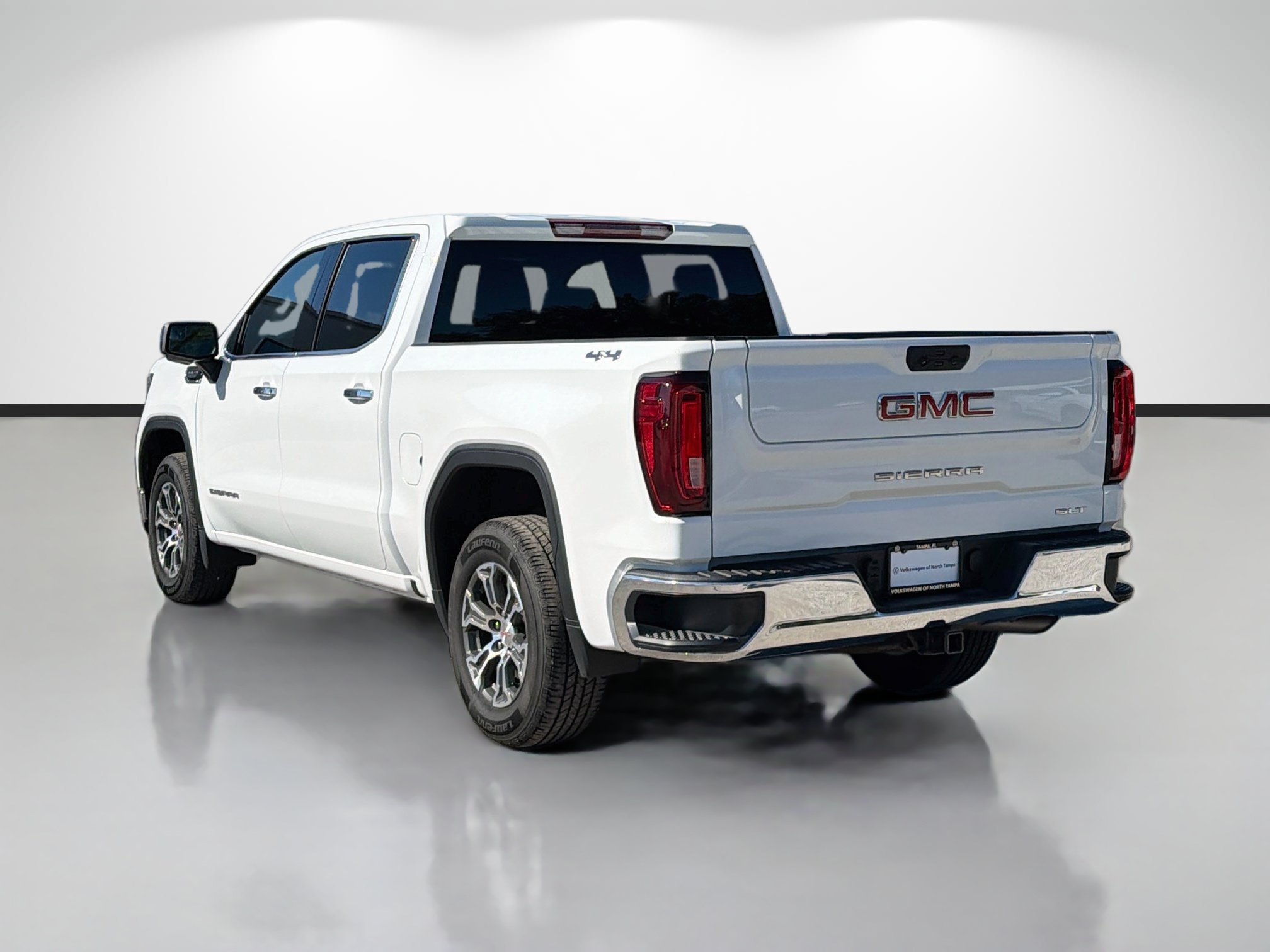 Used 2024 GMC Sierra 1500 SLT AWD/4WD image 5