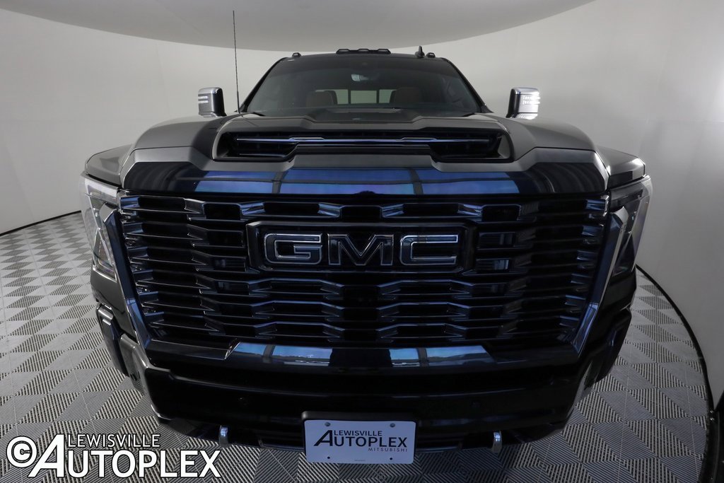 Used 2024 GMC Sierra 3500 Denali Ultimate image 2