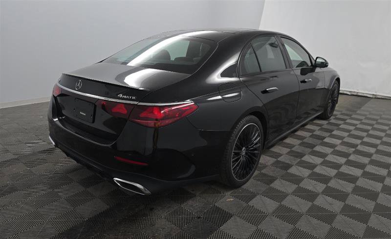 Used 2024 Mercedes-Benz E 450 4MATIC Sedan w/ Airmatic Package image 4