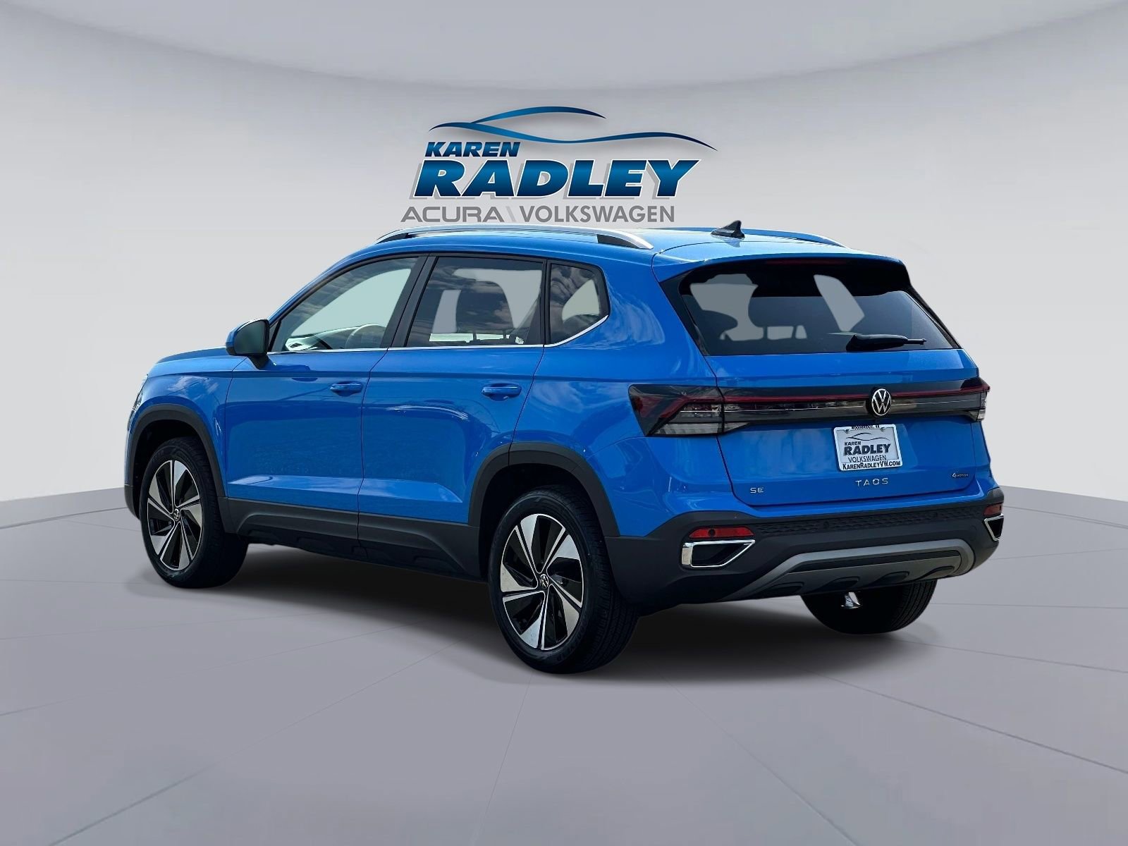 Used 2025 Volkswagen Taos SE AWD/4WD image 4