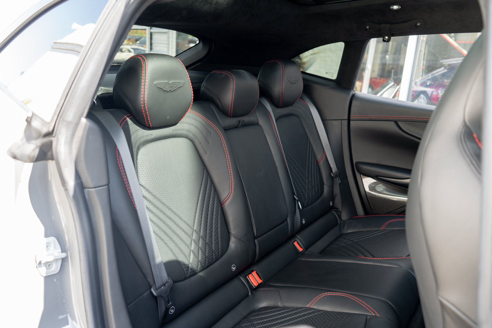 Used 2022 Aston Martin DBX AWD/4WD image 31