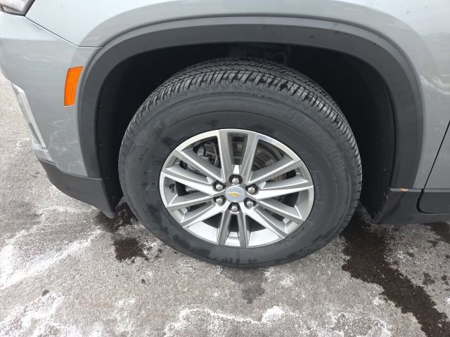 Used 2023 Chevrolet Traverse LT image 16