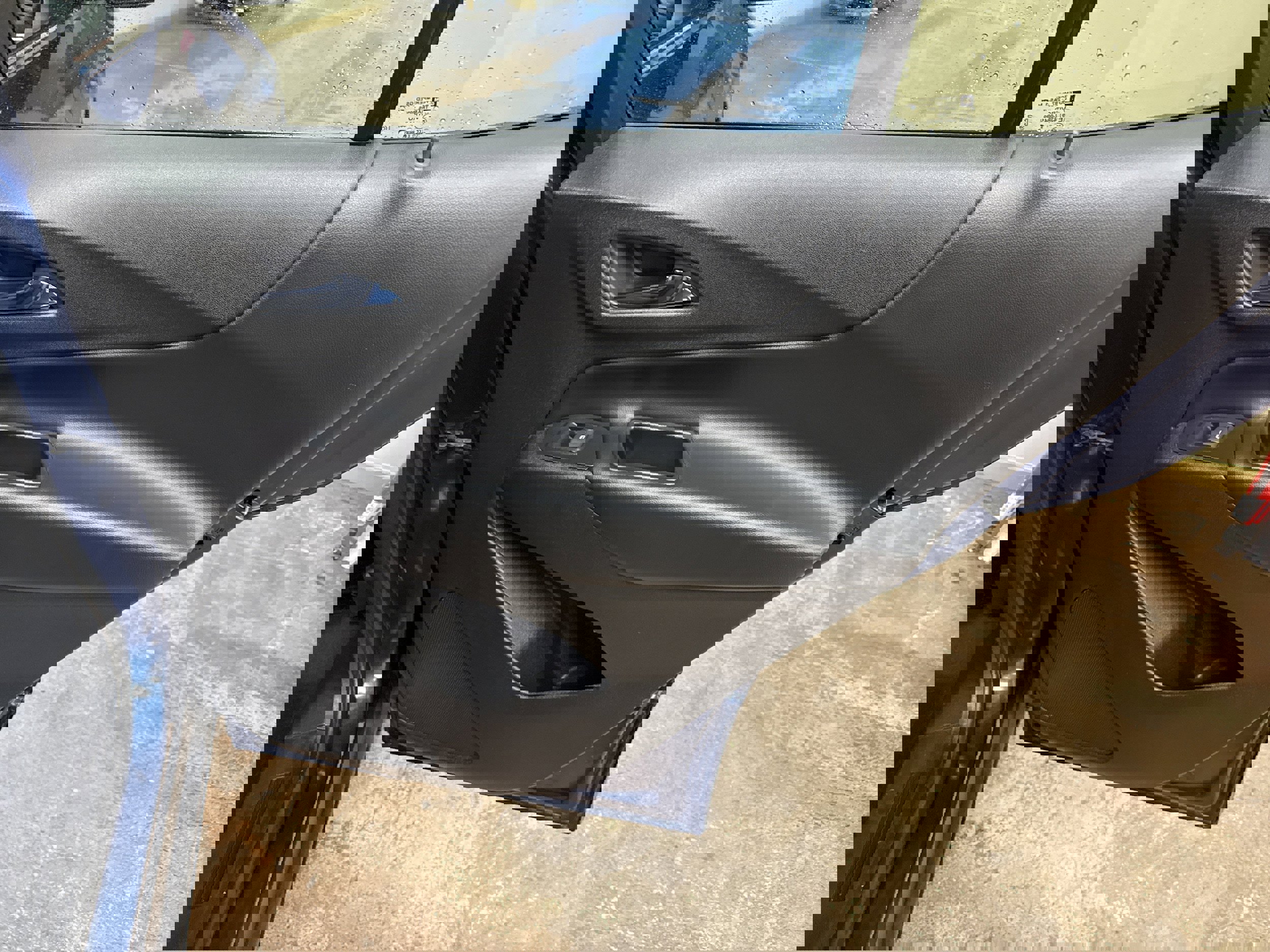 Used 2019 Chevrolet Equinox LT w/ Driver Convenience Package image 26