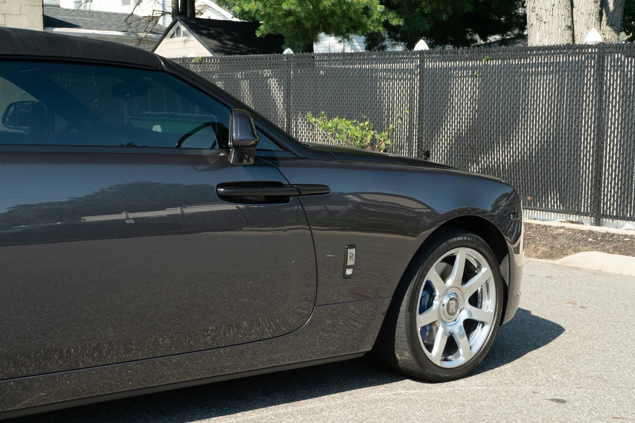 Used 2017 Rolls-Royce Dawn RWD image 33