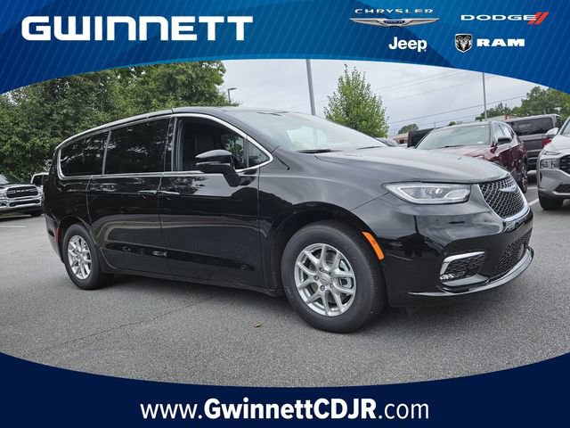 New 2025 Chrysler Pacifica Select
