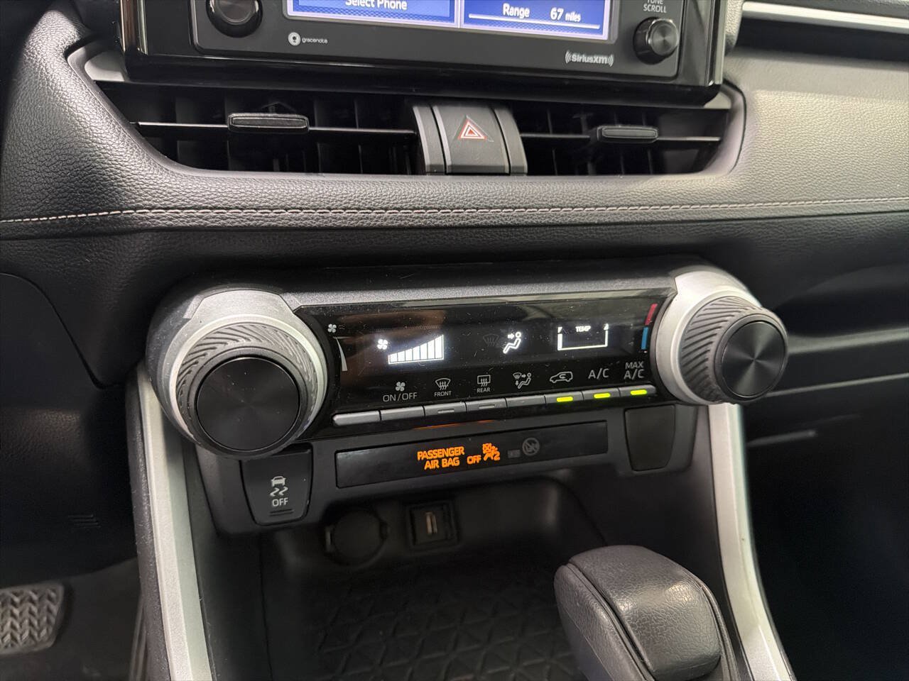 Used 2021 Toyota RAV4 LE FWD image 11