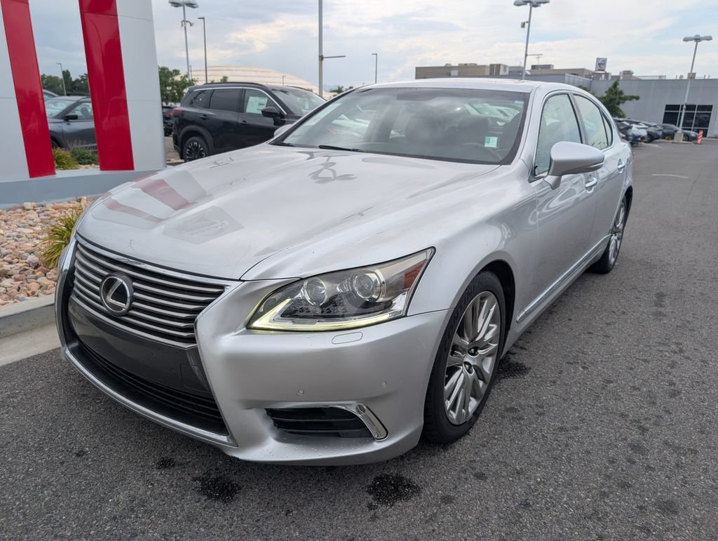 Used 2015 Lexus LS 460 w/ Comfort Package RWD image 3