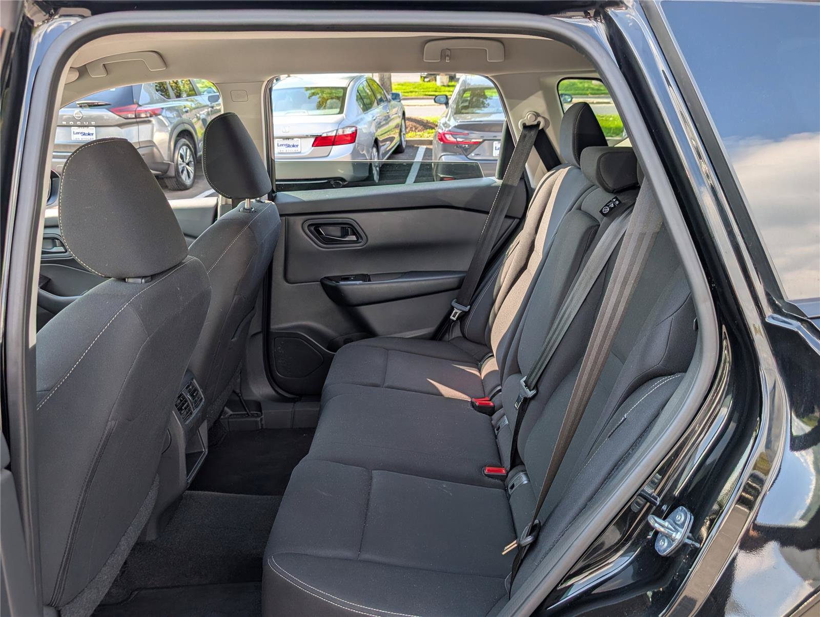 Used 2024 Nissan Rogue S AWD/4WD image 13