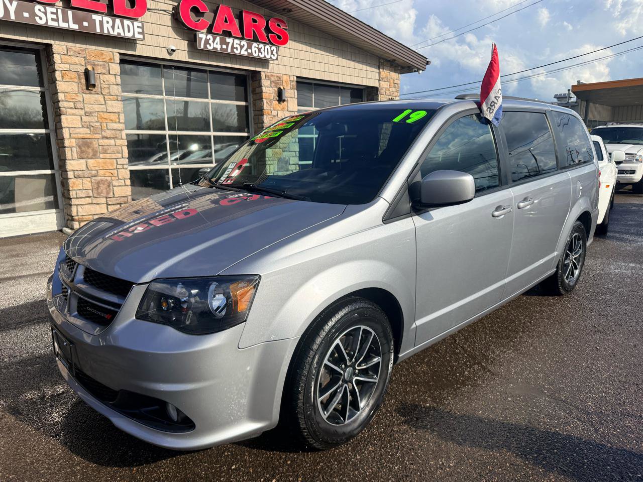 Used 2019 Dodge Grand Caravan GT image 3