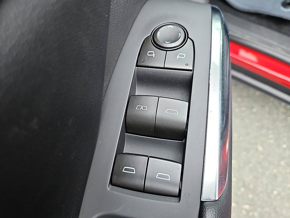 New 2027 Chevrolet Traverse LT FWD image 15
