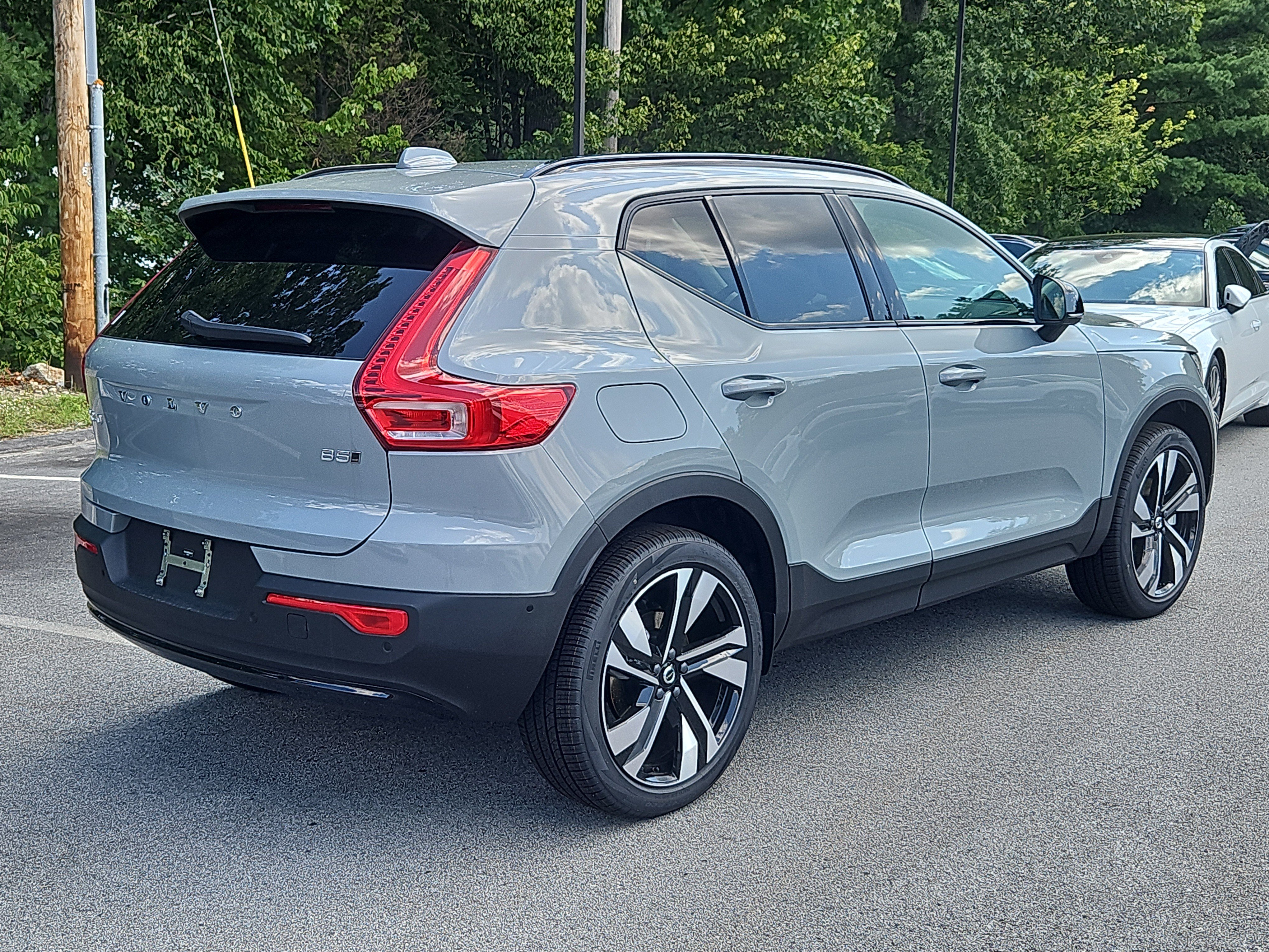 New 2026 Volvo XC40 B5 Ultra w/ Protection Package Premier AWD/4WD image 2