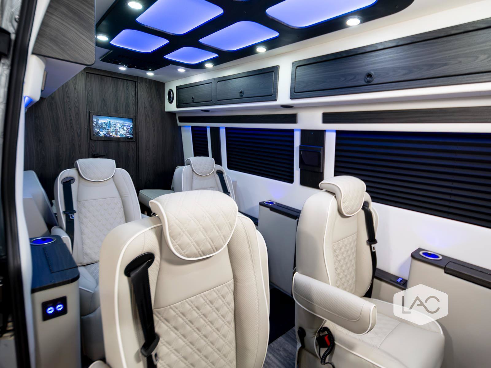 Used 2025 Mercedes-Benz Sprinter 3500 image 2