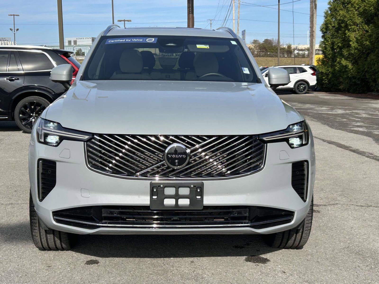 Certified 2025 Volvo XC90 B6 Plus image 8