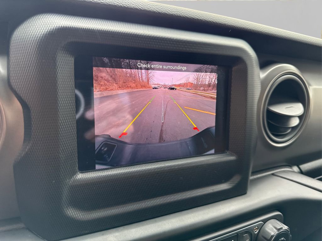 Used 2022 Jeep Gladiator Willys image 31