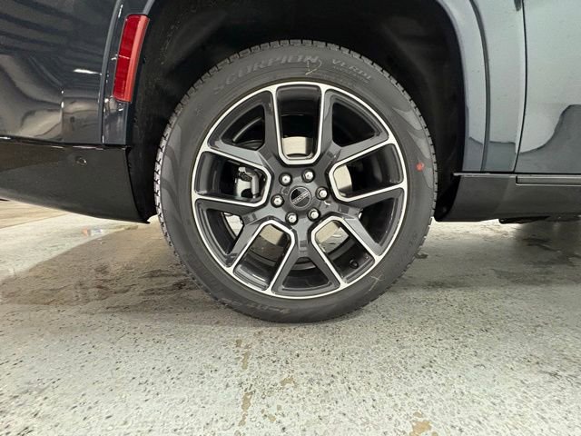 New 2025 Jeep Wagoneer L Series III w/ Quick Order Package 25C Super image 11