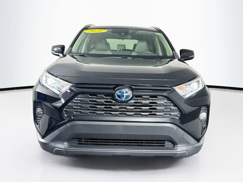 Used 2021 Toyota RAV4 XLE Premium image 2